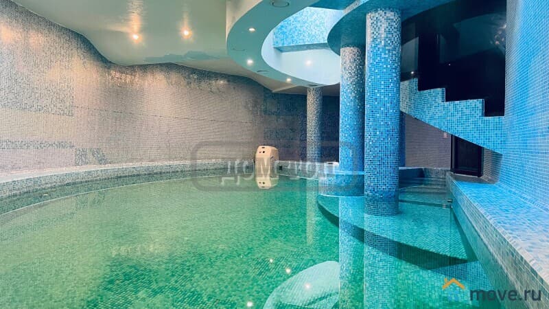 коттедж, 700 м²