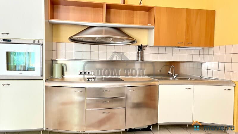 коттедж, 700 м²