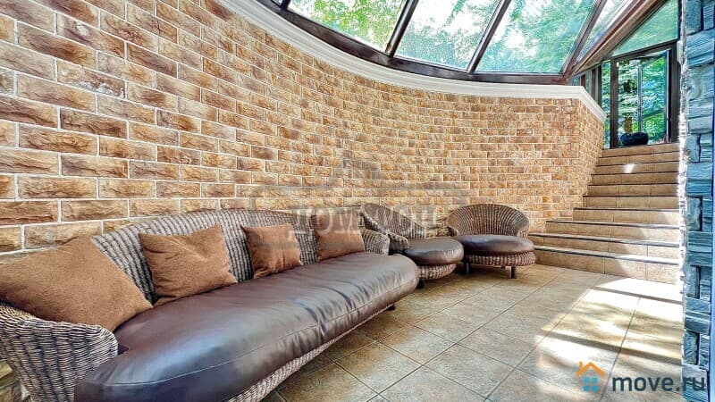 коттедж, 700 м²