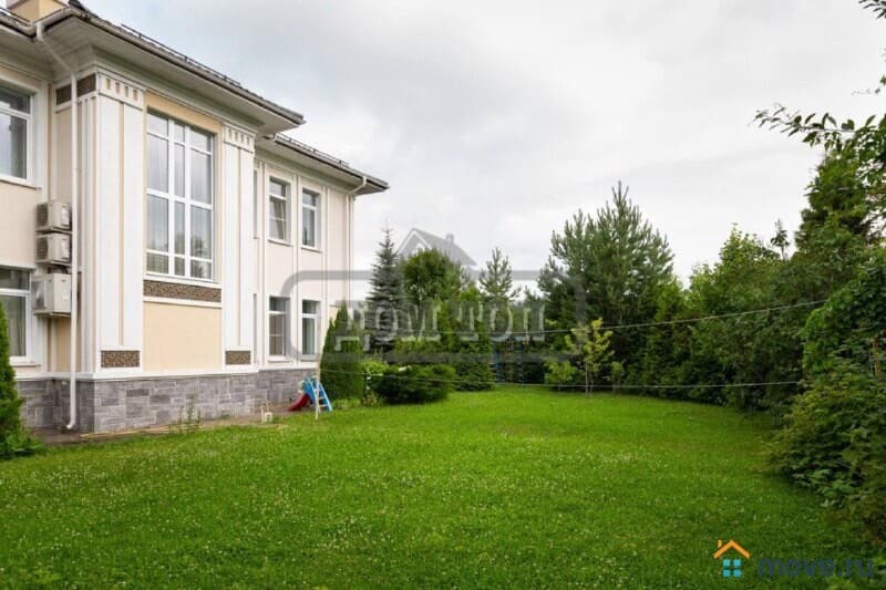 коттедж, 600 м&sup2;