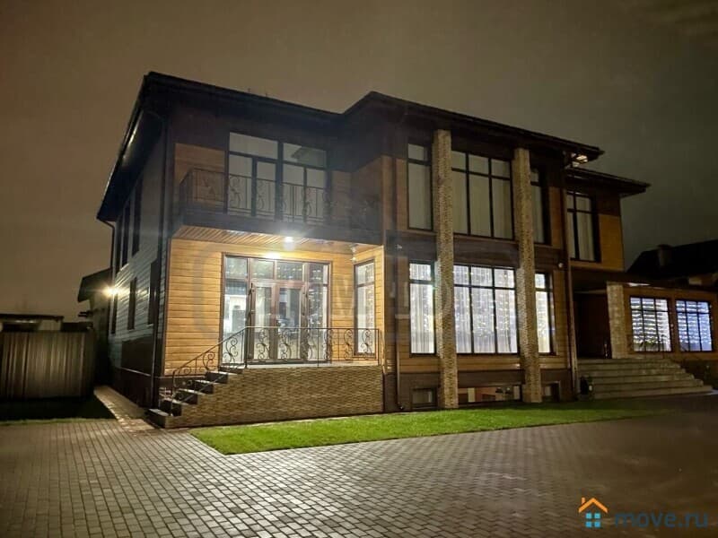 коттедж, 800 м²