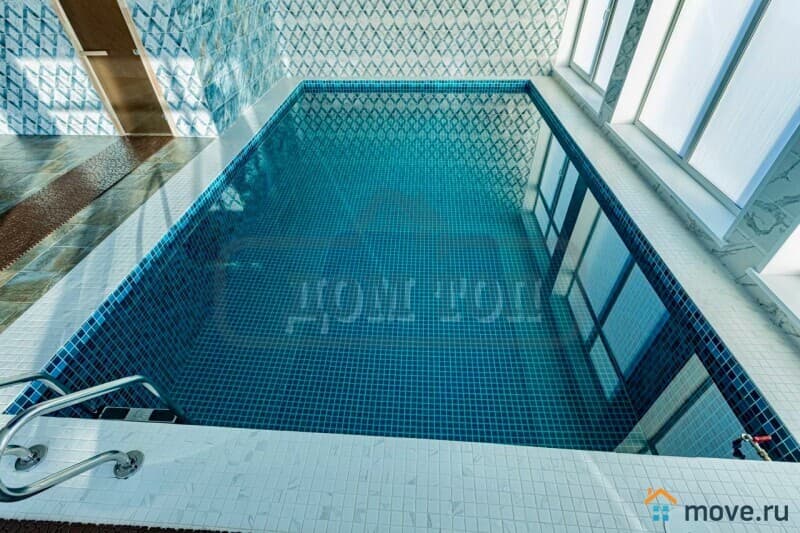 коттедж, 800 м²