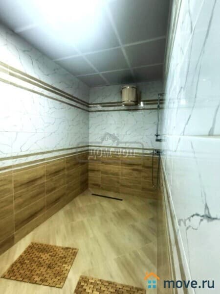 коттедж, 700 м&sup2;