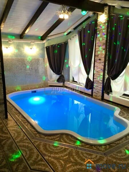 коттедж, 600 м²