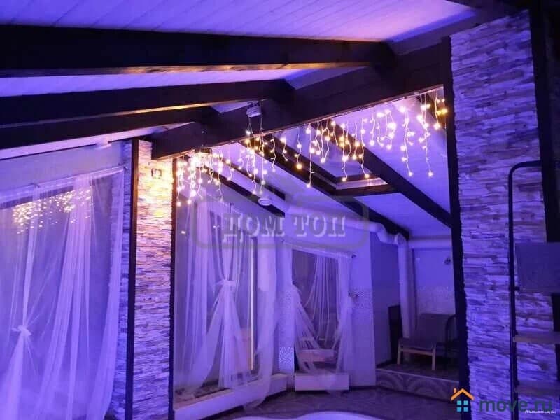 коттедж, 600 м²