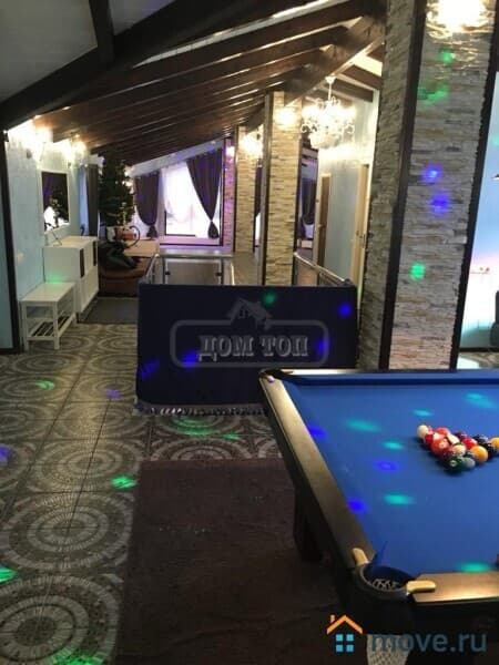 коттедж, 600 м²