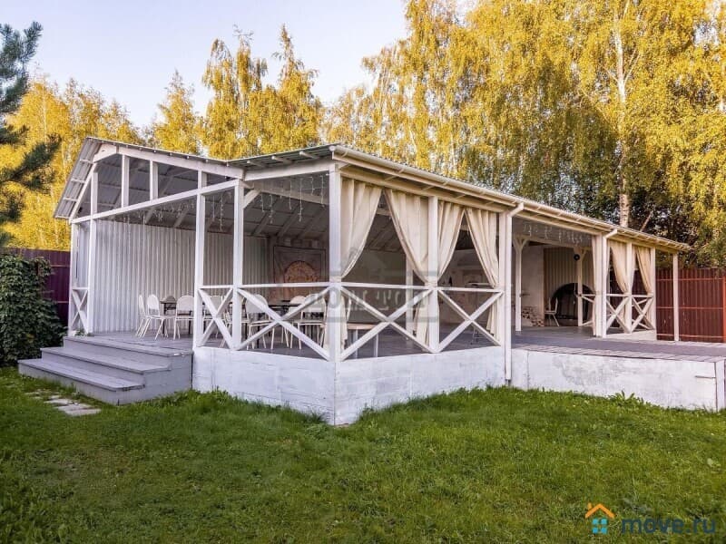 коттедж, 550 м²