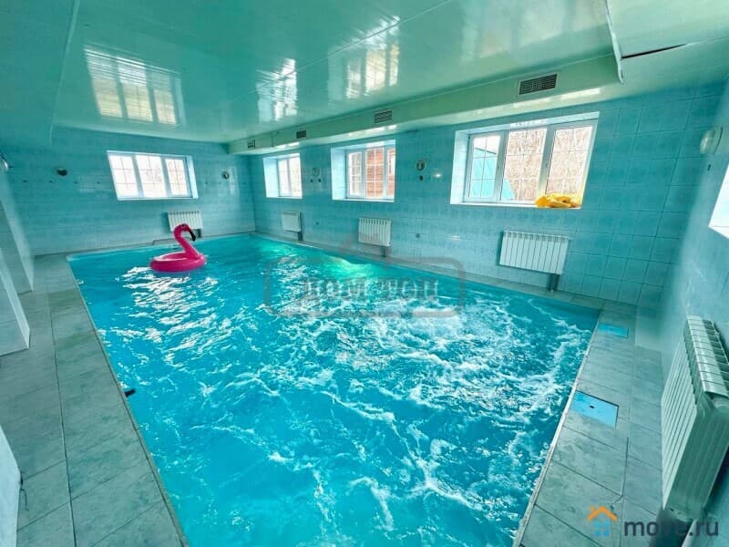 коттедж, 250 м²