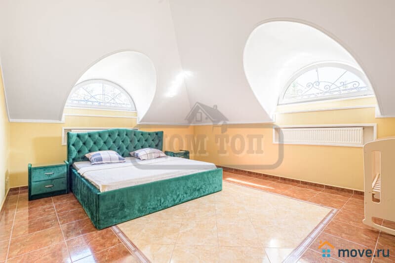 коттедж, 1100 м²