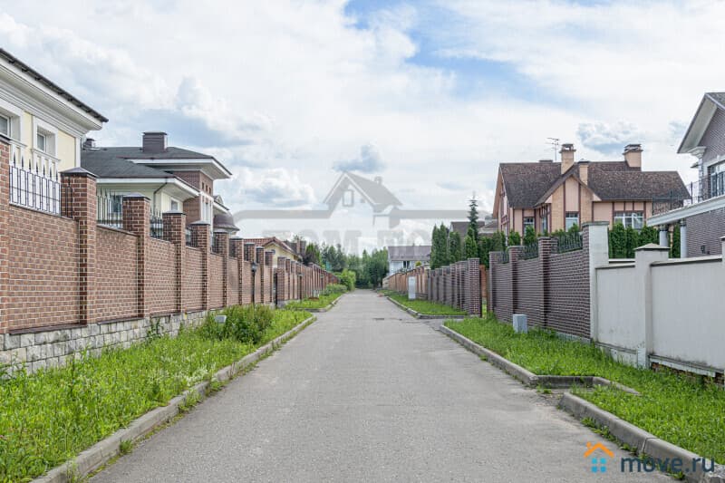 коттедж, 700 м²