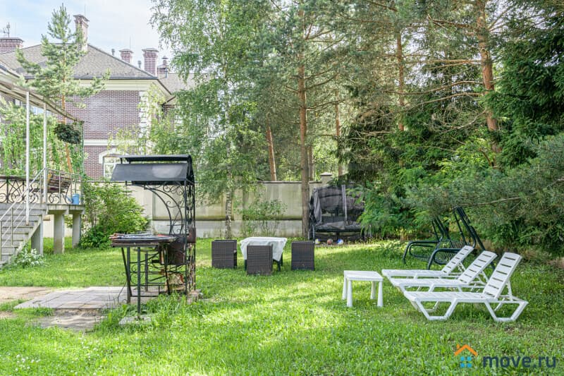 коттедж, 700 м²