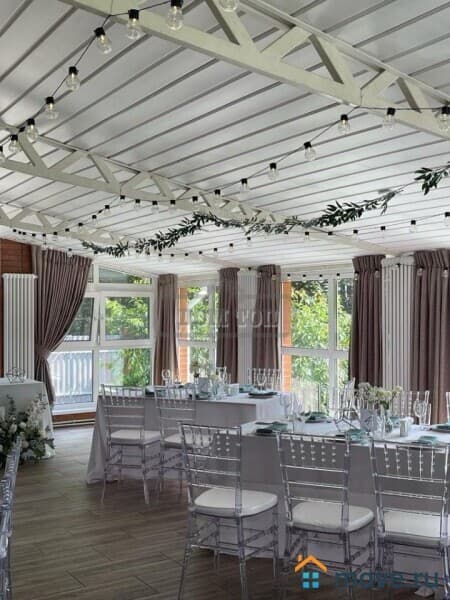 коттедж, 696 м²