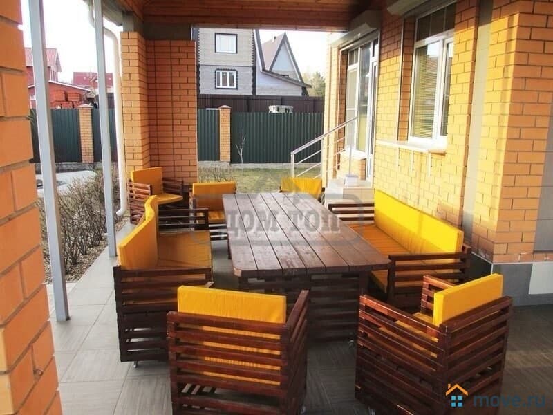 коттедж, 1000 м²