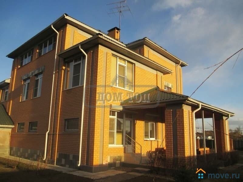 коттедж, 1000 м²