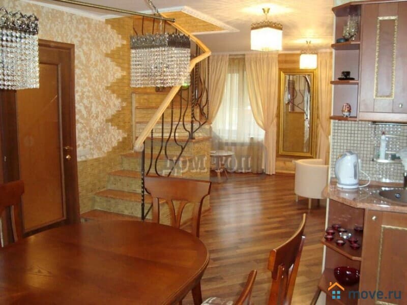 коттедж, 300 м²