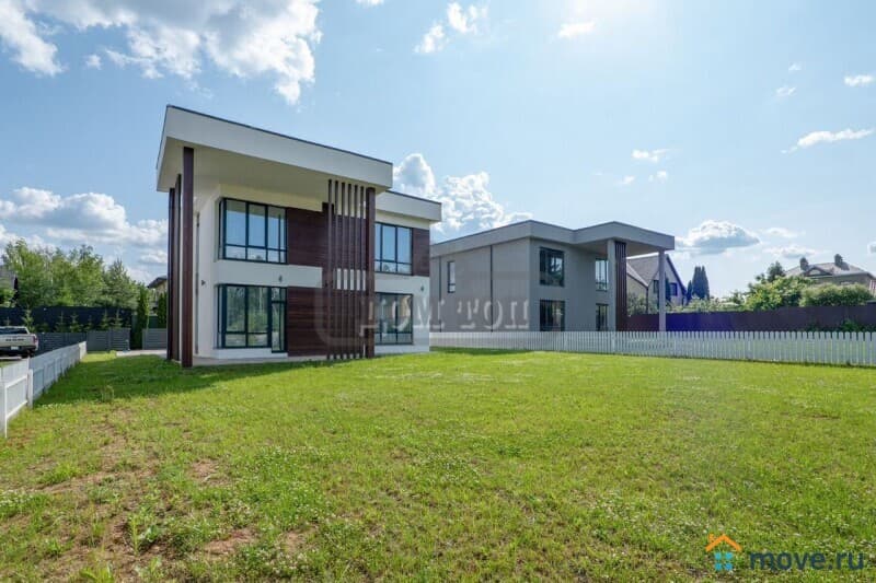 коттедж, 261 м²