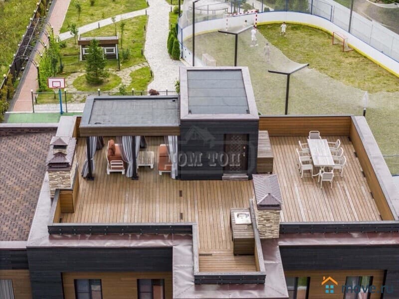 коттедж, 710 м²