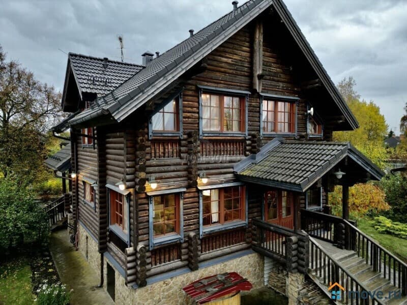 коттедж, 550 м²