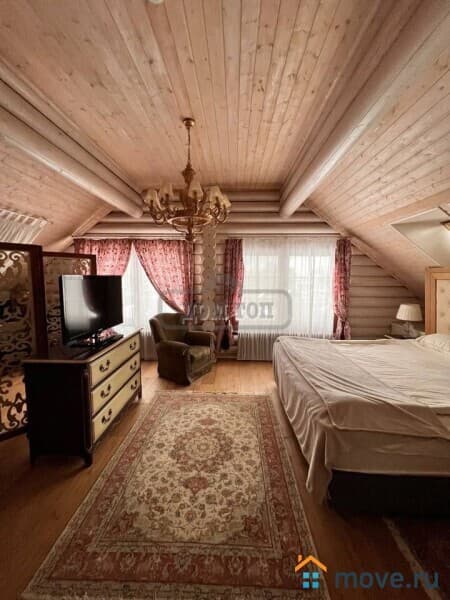 коттедж, 550 м²