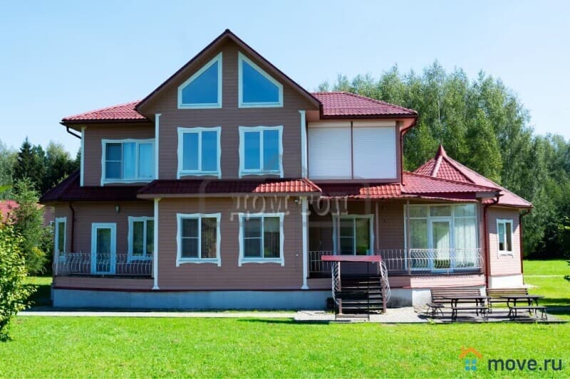 коттедж, 300 м²