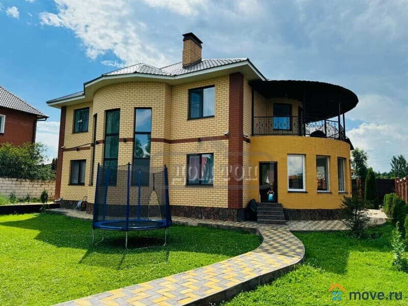 коттедж, 400 м²