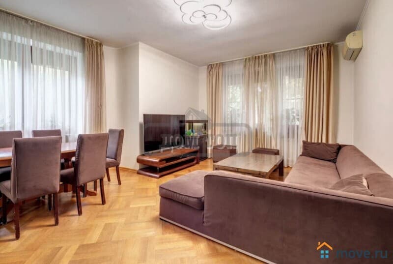 коттедж, 450 м²