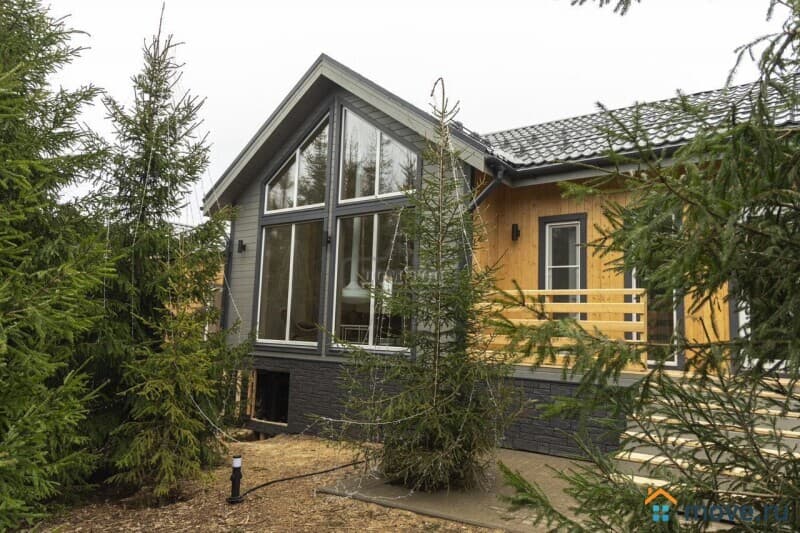 коттедж, 280 м&sup2;