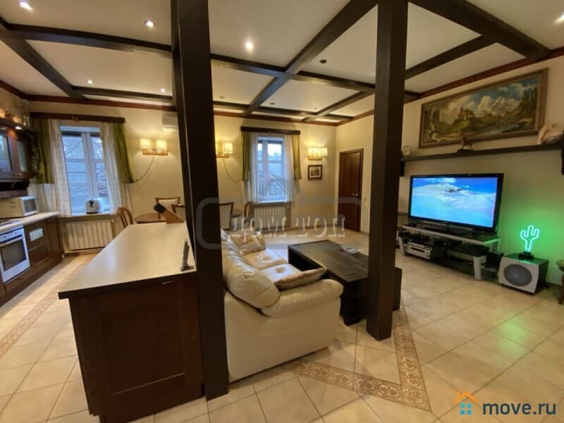 коттедж, 700 м&sup2;