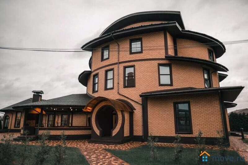 коттедж, 700 м&sup2;