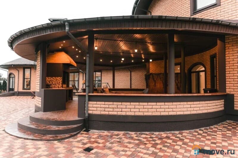 коттедж, 700 м&sup2;