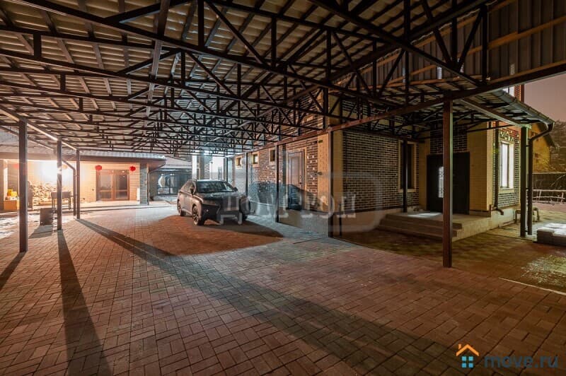 коттедж, 600 м&sup2;