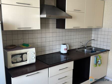 Сдаем 1-комнатную квартиру, 38 м², Пермь, шоссе Космонавтов, 166 г