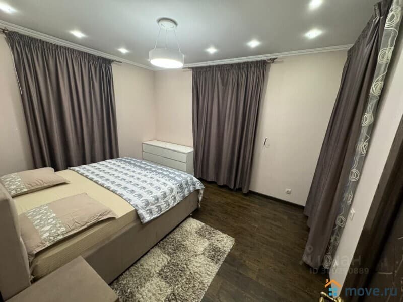 дом, 550 м²