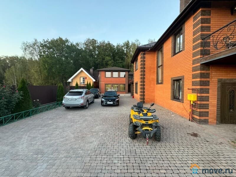 дом, 550 м²