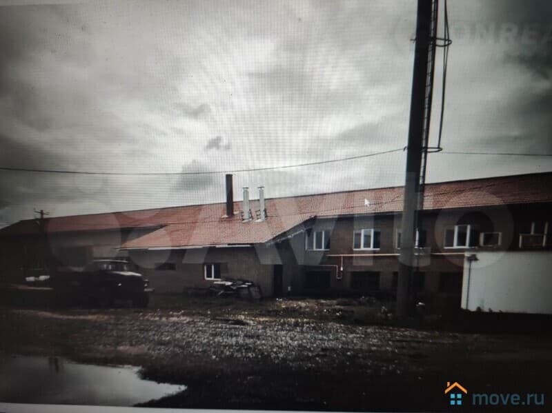 нежилое здание, 1499 м²