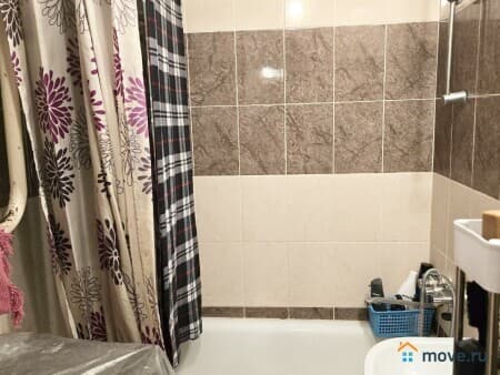 Продаем 3-комнатную квартиру, 65 м&sup2;, Самара, улица Победы, 142