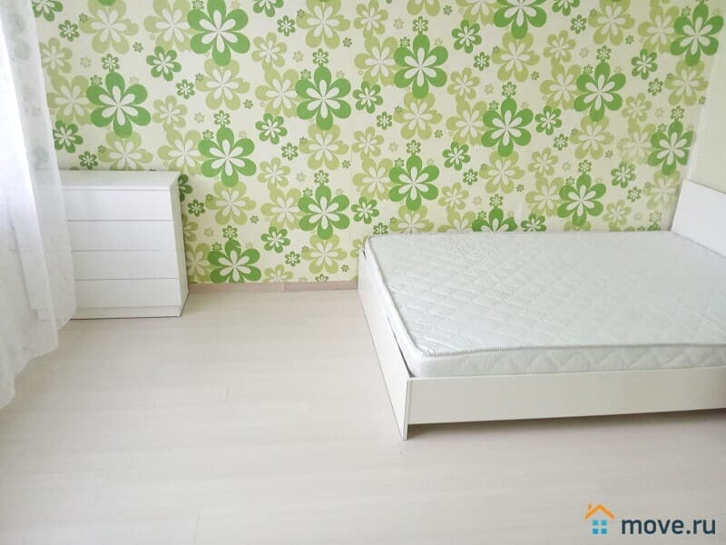 комната, 130 м²