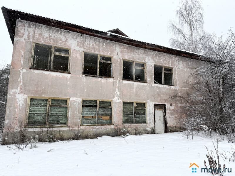 нежилое здание, 1080 м²