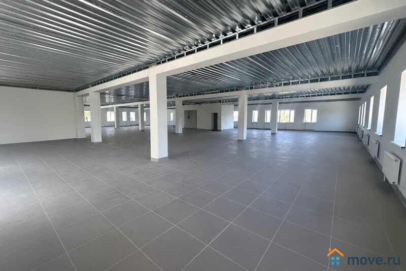 нежилое здание, 3000 м&sup2;