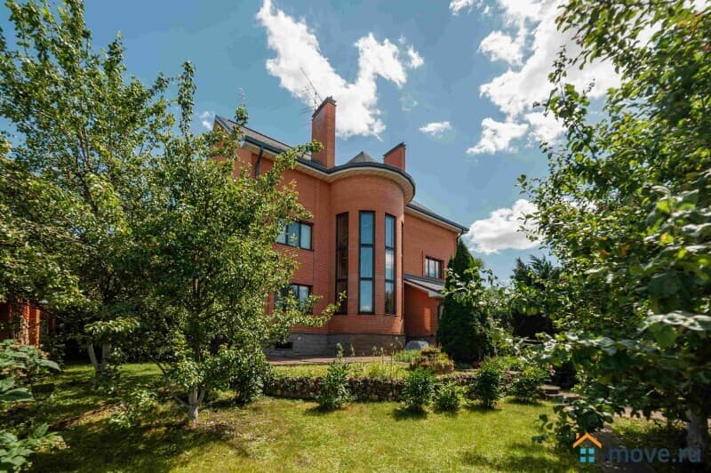 коттедж, 600 м&sup2;