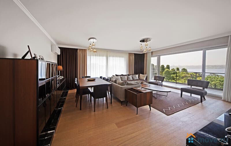 6-комн. квартира, 243 м²