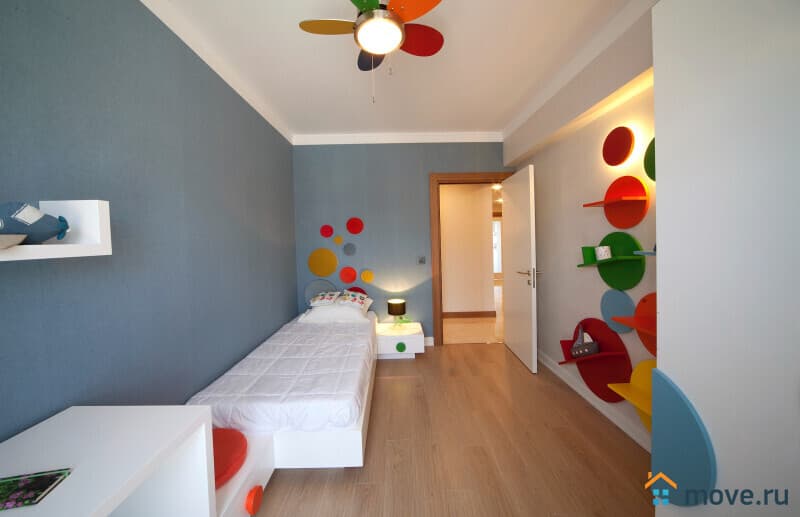6-комн. квартира, 243 м²
