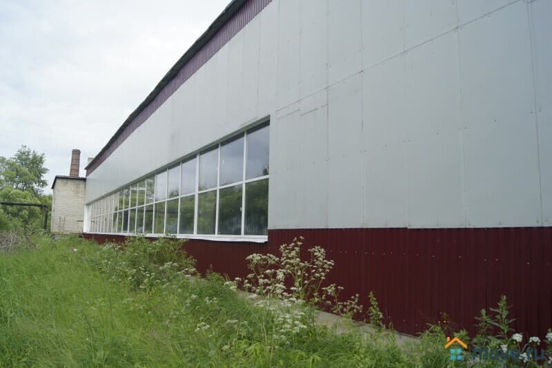 нежилое здание, 1000 м&sup2;