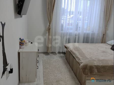 Продается 2-комнатная квартира, 42 м&sup2;, Заводоуковск, улица Комарова, 42