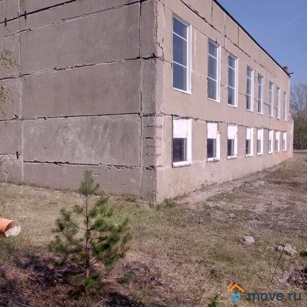 нежилое здание, 580 м²