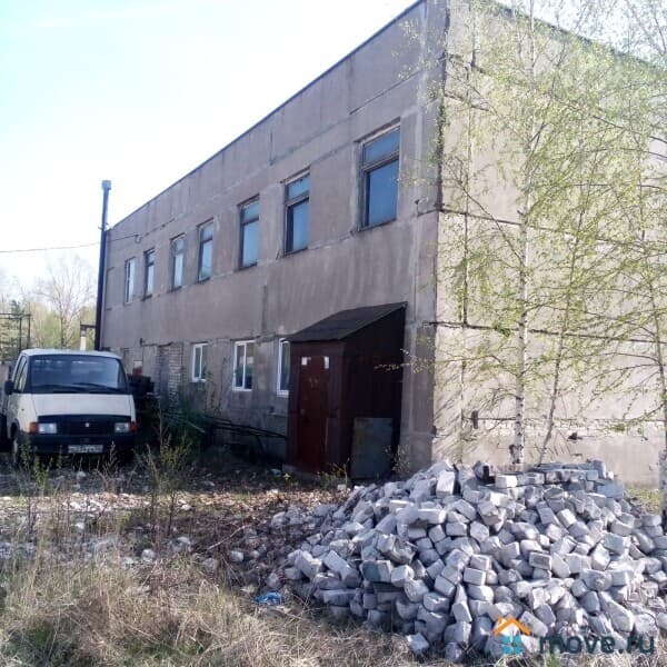 нежилое здание, 580 м²