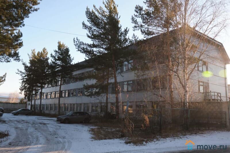 нежилое здание, 3000 м²