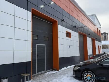Сдаем нежилое здание, 500 м&sup2;, Красноярск, улица Калинина, 68Г