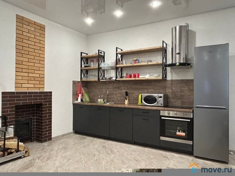 дом, 250 м²
