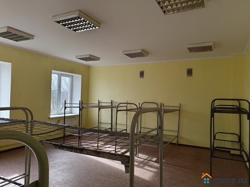 койко-место, 40 м²